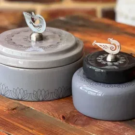 cuanto mide una urna para cenizas